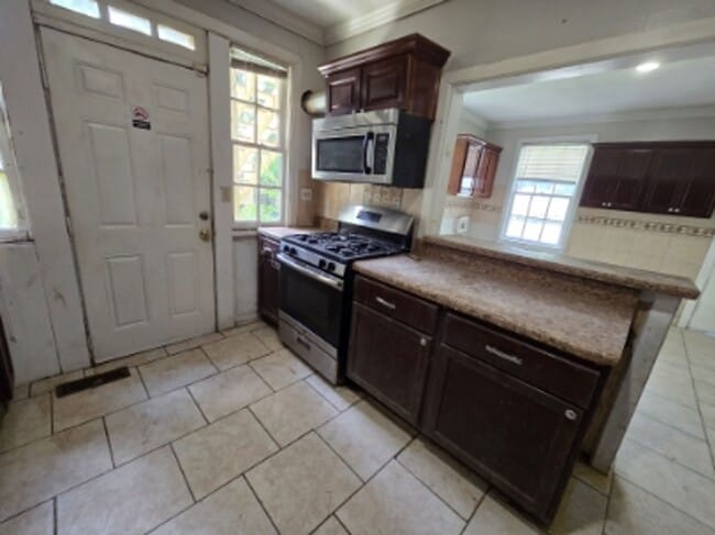 Building Photo - 139 Mt Vernon Dr