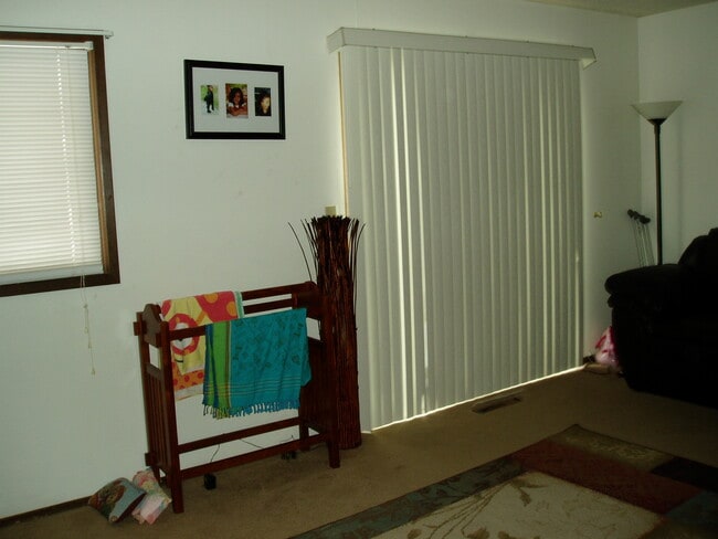 Building Photo - 3420 Harcourt Dr