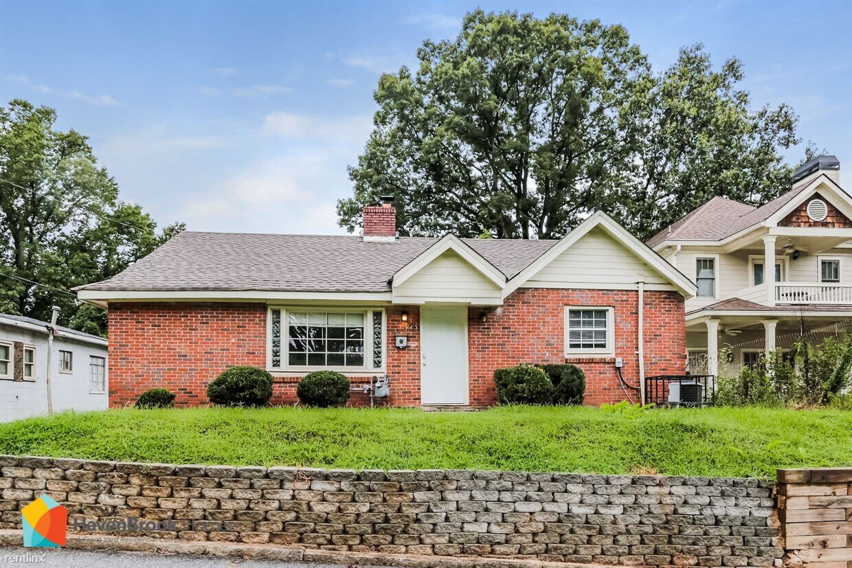 3 br, 1.5 bath House 943 Violet Ave SE House for Rent in Atlanta