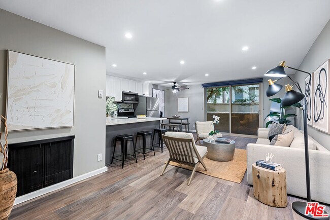 Foto del edificio - 11645 Montana Ave