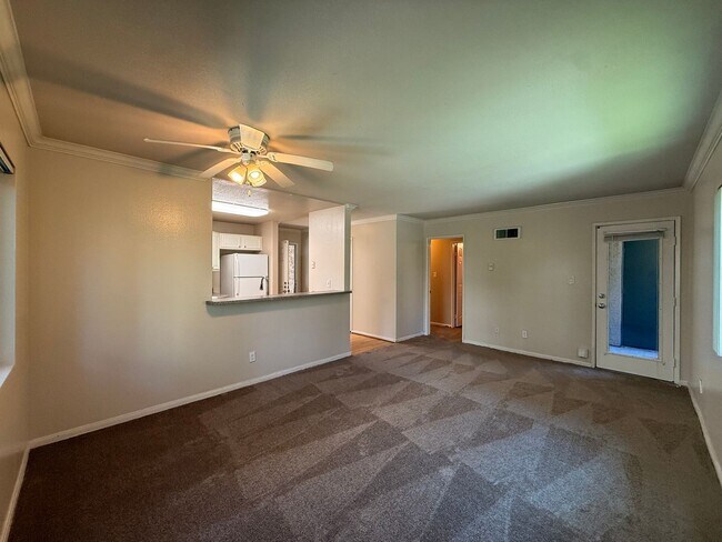 Foto del edificio - Gorgeous 1B/1BA Condo w/ Washer/Dryer, Walk-In Closet & Resort-Style Amenities!