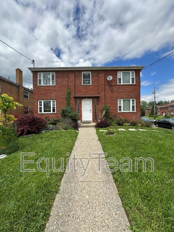 Primary Photo - 3918 E Gatewood Ln