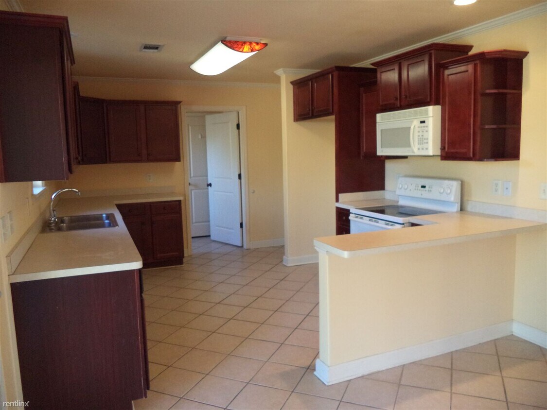 Foto del edificio - 3 br, 2 bath House - 108 Lakade Cir