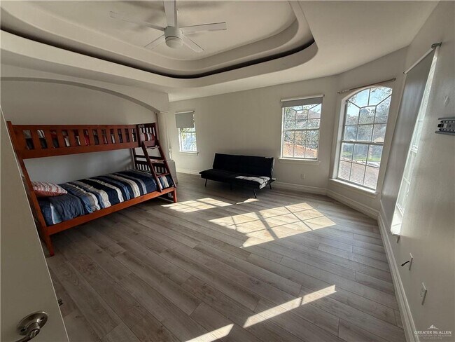 Foto del edificio - 16 El Jardin St