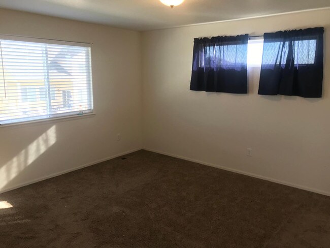 Building Photo - Fantastic 4 bedroom, 3 bath, 3 car garage!