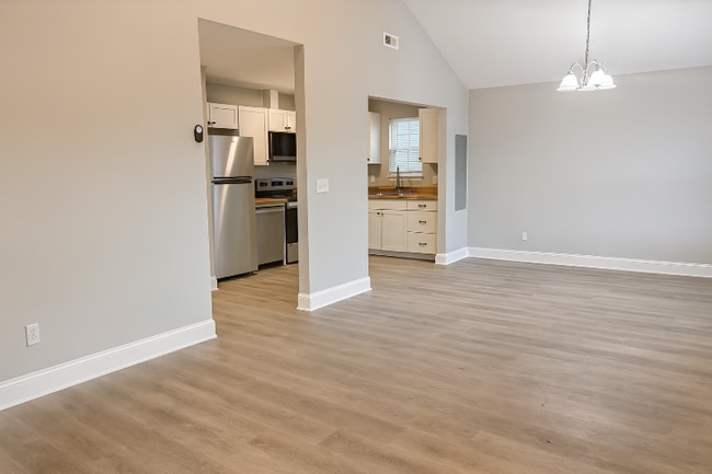 Building Photo - 1630 S Greenwood Ave