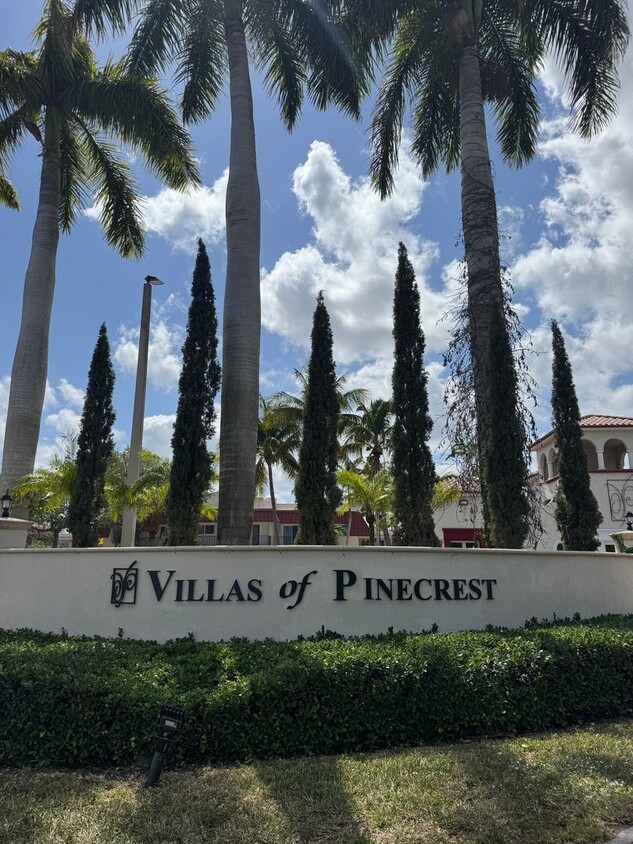 Foto principal - 8650 SW 67th Ave