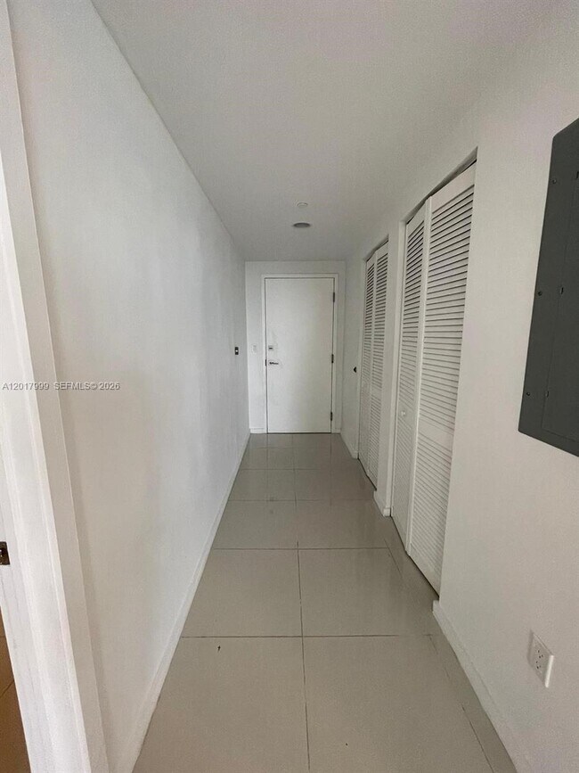Foto del edificio - 5300 Paseo Blvd