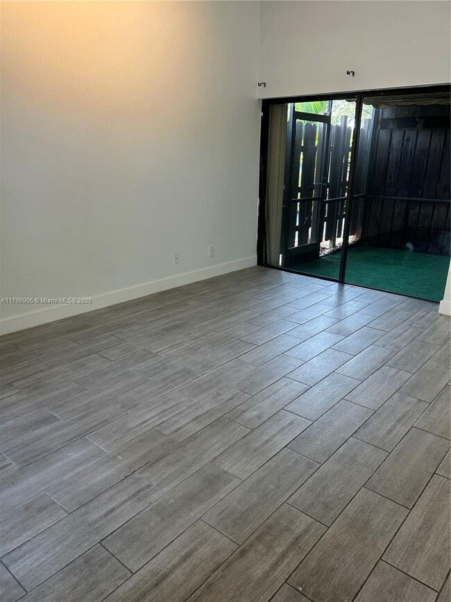 Foto del edificio - 1220 NW 122nd Ter