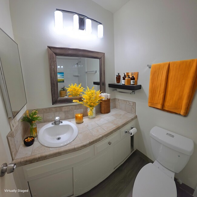 Building Photo - 6455 La Jolla Blvd