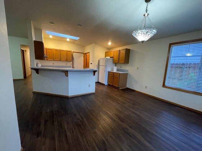 Building Photo - Three Bedroom Single Family Home Available...