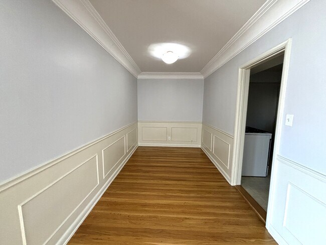 Building Photo - 11747 Moorpark St