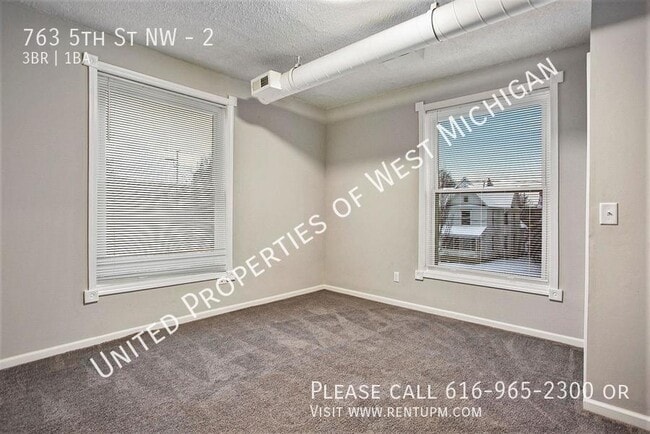 Building Photo - Available Now | 3 bed Upper Unit in West G...