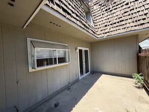 Building Photo - 1624 W N Bear Creek Dr