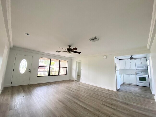 Foto del edificio - 1016 SW 2nd St