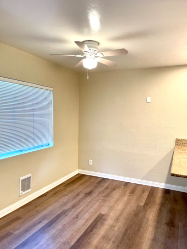 Building Photo - 5472 Adobe Falls Rd