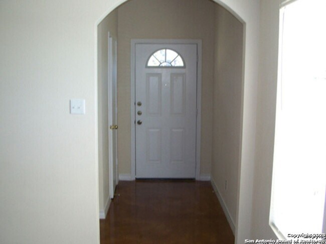 Foto del edificio - 3 Bedroom and 2.5 Bathroom located in The ...