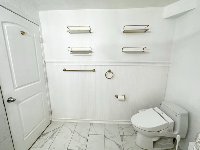 Fully Remodeled Bathroom - 5552 Fremont St