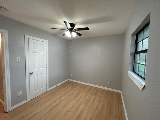 Foto del edificio - 6818 Weston St