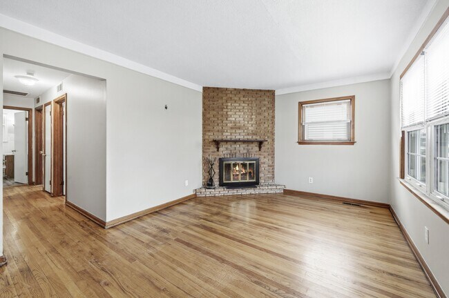 Foto del edificio - 8048 Timken Ave