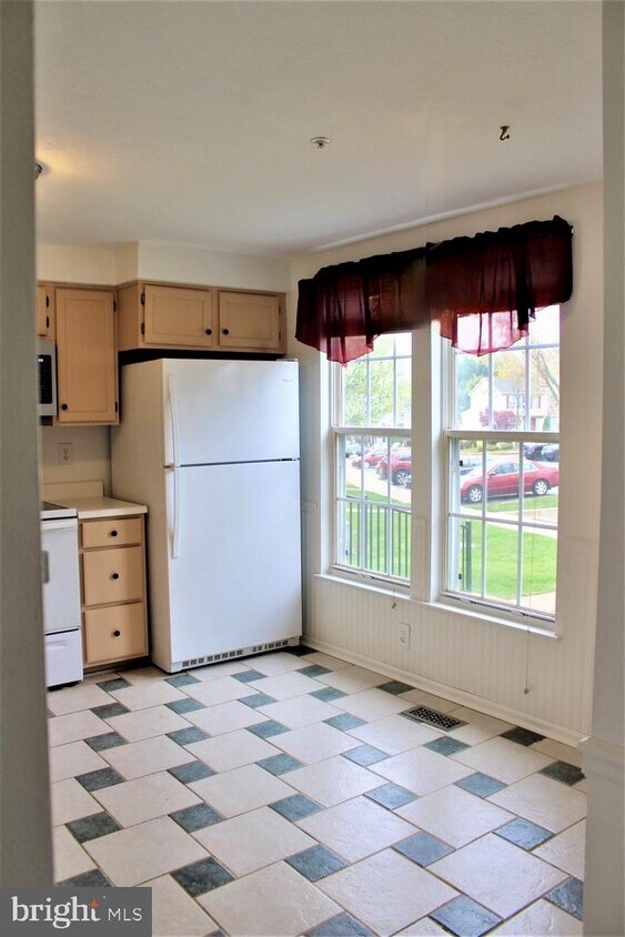 Primary Photo - 933 Gainsborough Ct