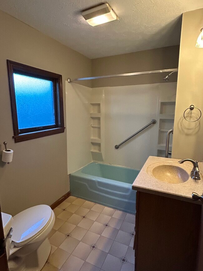 Foto del edificio - 338 Poplar St