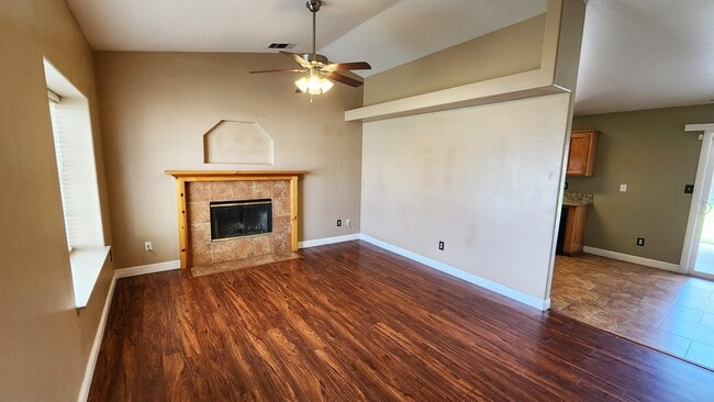 Foto del edificio - 409 Harvest Creek Rd