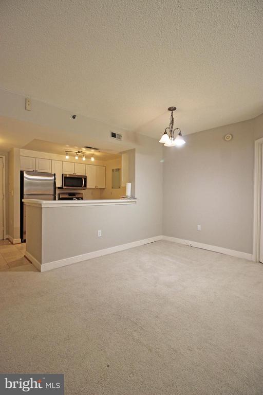 Building Photo - 1045 N Utah St