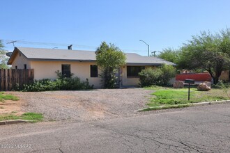 Building Photo - 1304 E Copper St