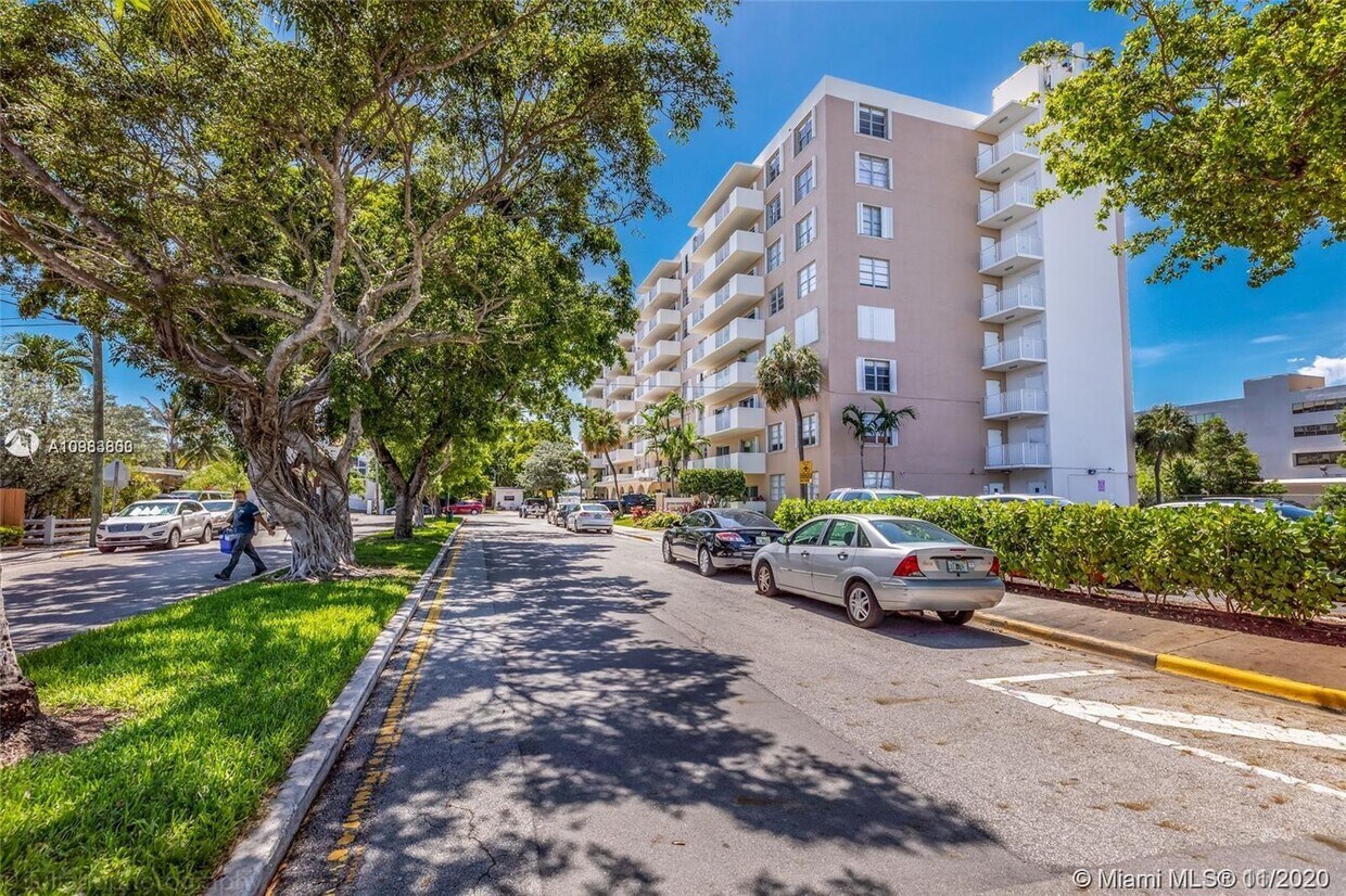1455 N Treasure Dr Unit 6F, North Bay Village, FL 33141 Condo for
