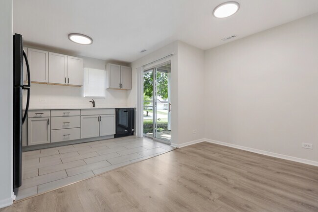 Building Photo - 8 Gant Cir