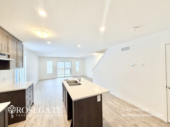 Building Photo - Pet-Friendly 4-Bedroom Detached Home with Garage & Backyard in Cambridge