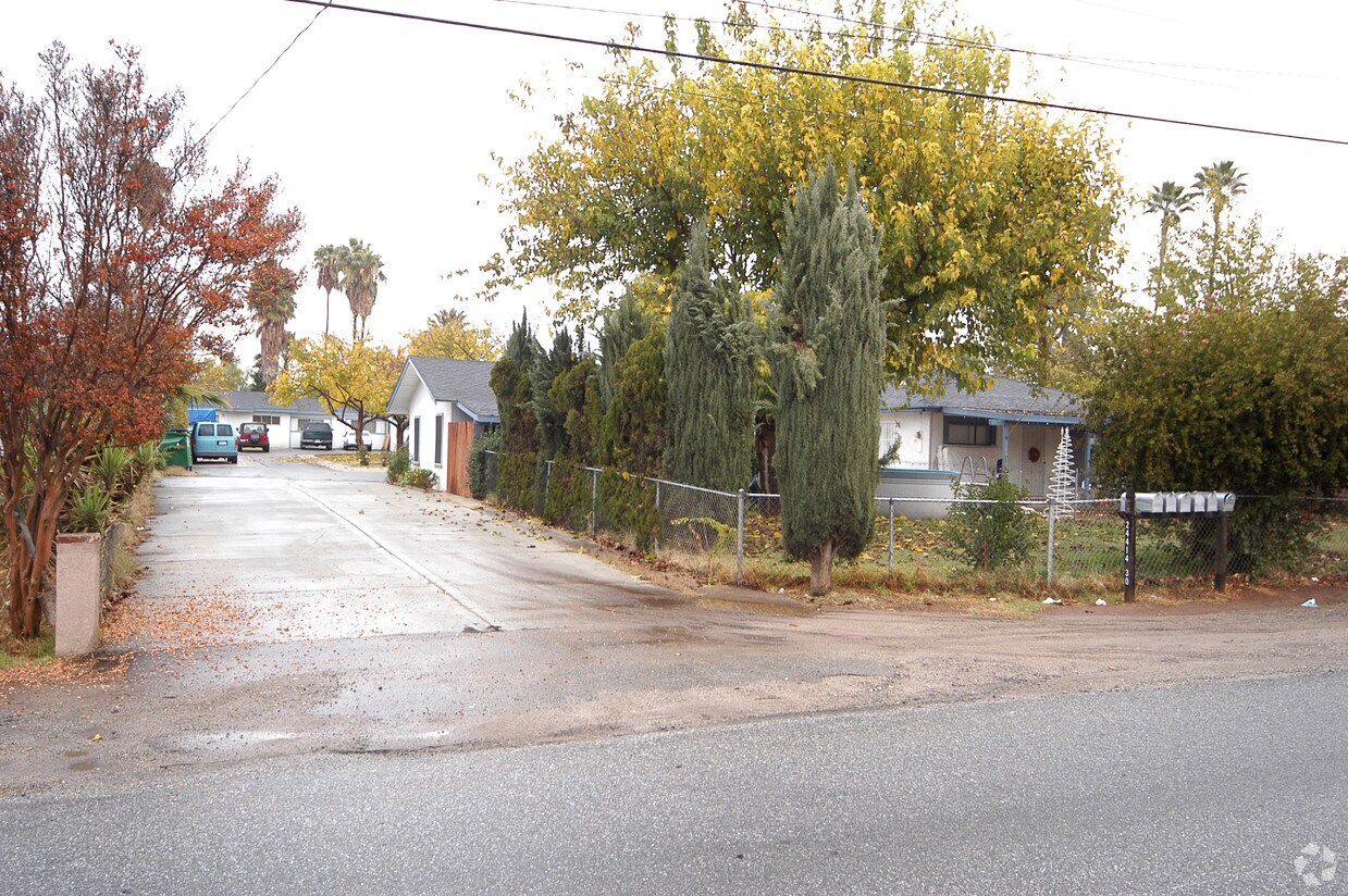 Primary Photo - 24414 Ironwood Ave