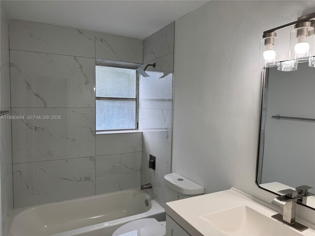 Building Photo - 5211 SW 91st Ave