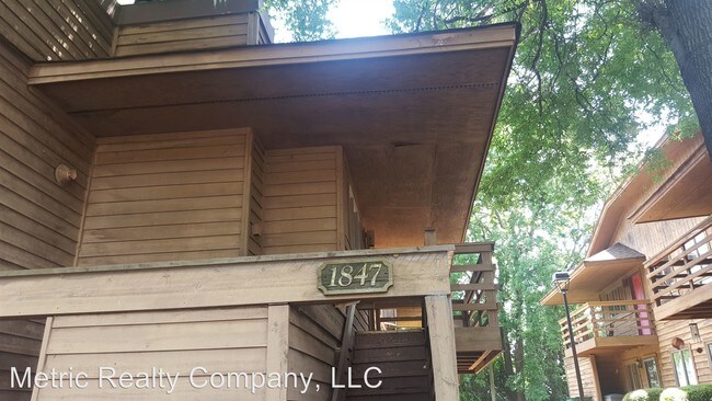 Building Photo - 1847 J Julian Ln