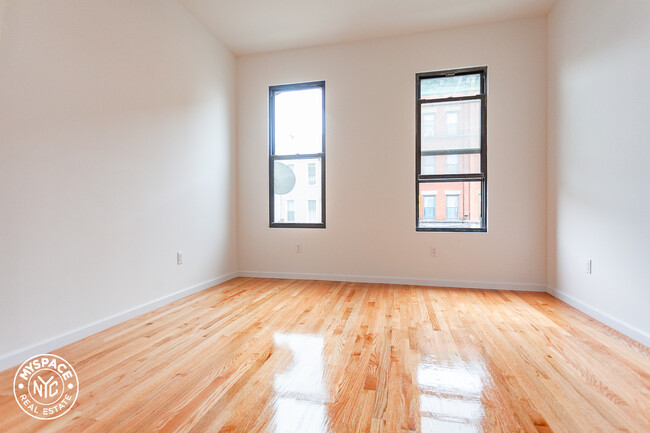Building Photo - 167 Wilson Ave