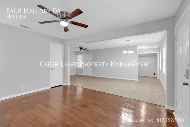 Foto del edificio - 5408 Mallory Dr