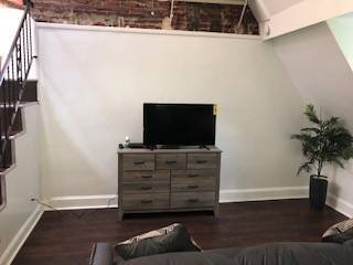 Building Photo - 1127 S 48th St