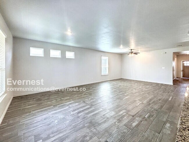 Foto del edificio - 8507 Glade Dr