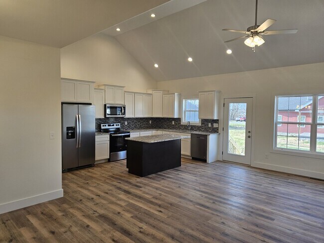 Building Photo - 191 Greenbriar Ln
