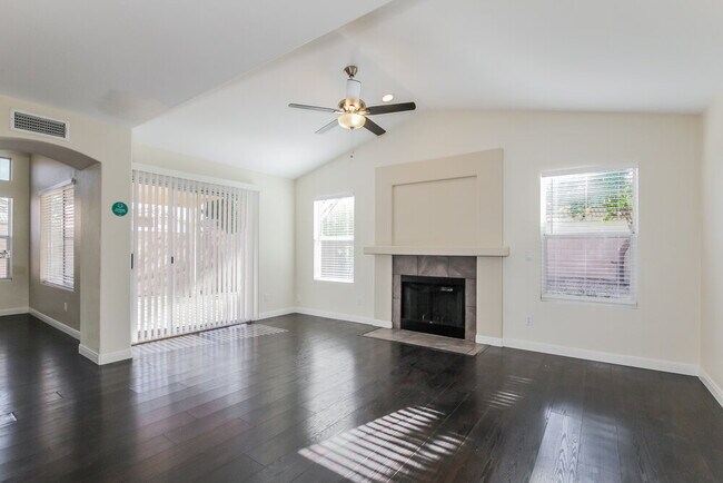 Foto del edificio - 1111 W Wagoner Rd