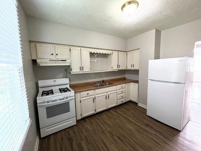 Foto del edificio - Two Bedroom Single Family Home