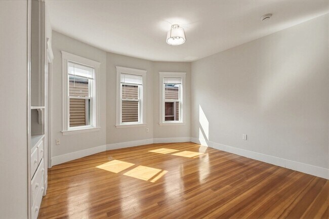 Photo - 18 Peverell Street Unit 3 Apartment