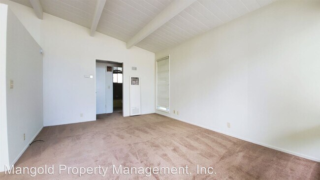Building Photo - 561-565 Irving Ave