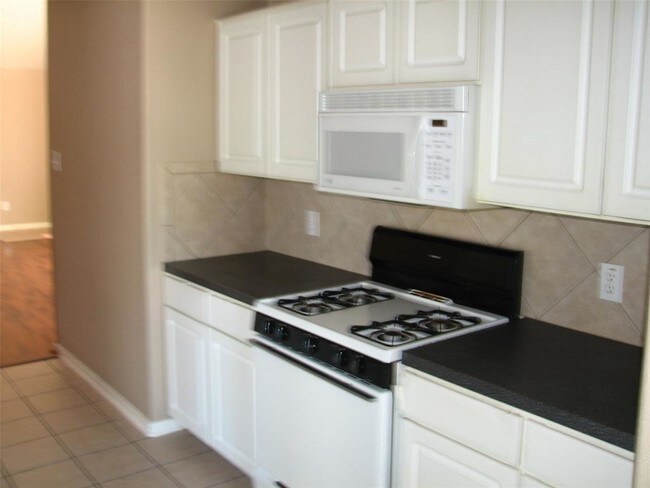 Foto del edificio - 18415 Alemarble Oak St
