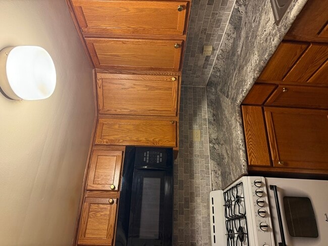 Foto del edificio - 6147 N Moody Ave