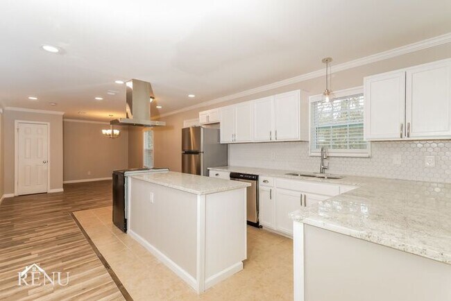 Building Photo - 1011 Thomasville Estates Dr SE