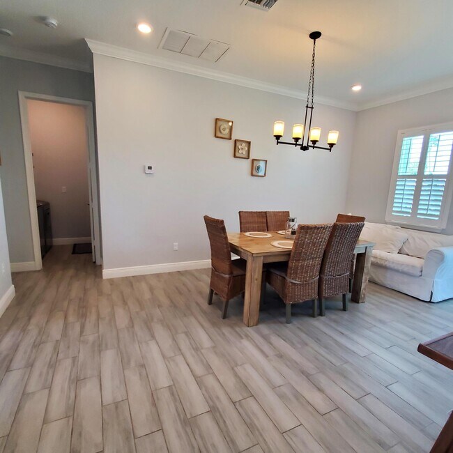 Foto del edificio - 2161 SE Sunflower St