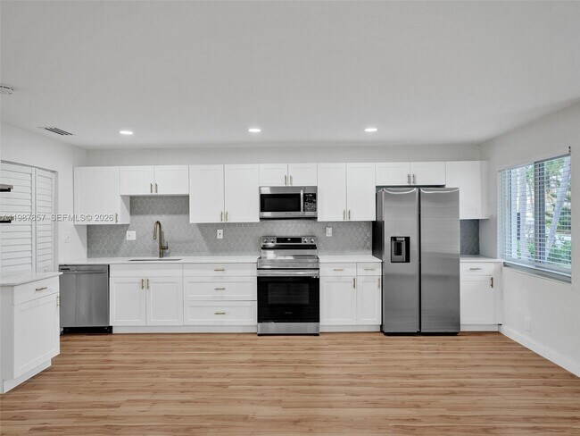 Building Photo - 932 Mandarin Isle