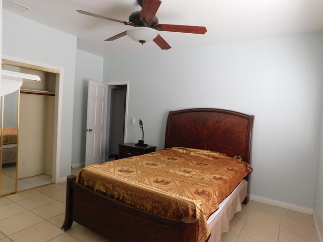 Building Photo - 1113 W Avenue P